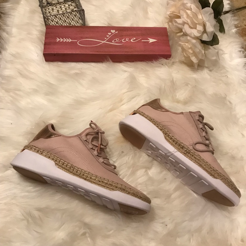 🌸🔥Michael Kors Sneakers soft pink ft.rose gold🔥 - Picture 5 of 8